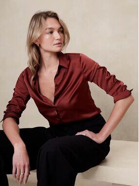 Banana Republic silky classic fit blouse gorgeous! NWT!